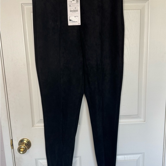 Zara- Mid Rise Leggings. XL - Picture 3 of 11